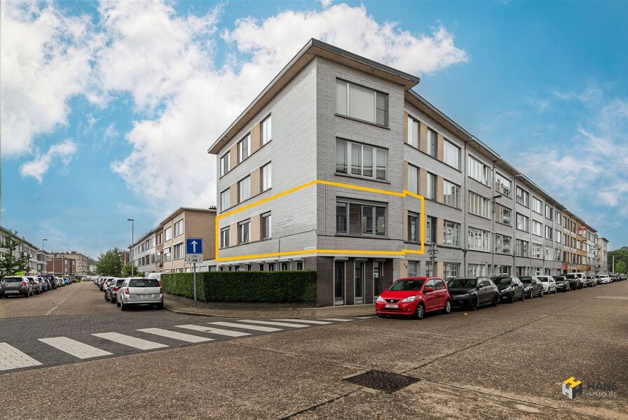 Appartement te koop in DEURNE