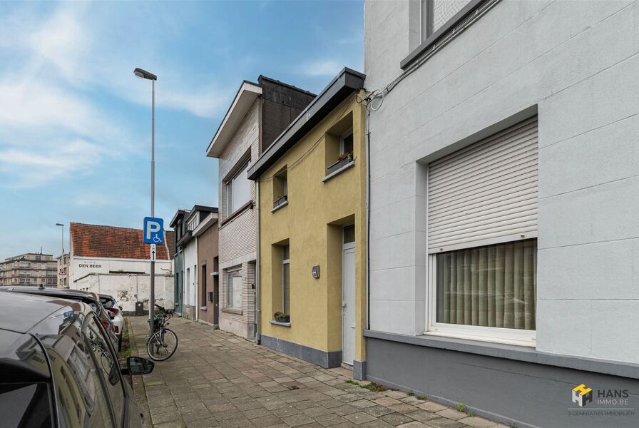 Eengezins woning te koop in DEURNE