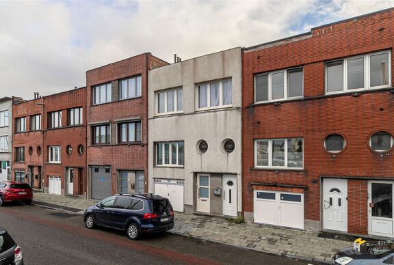 Eengezins woning te koop in DEURNE